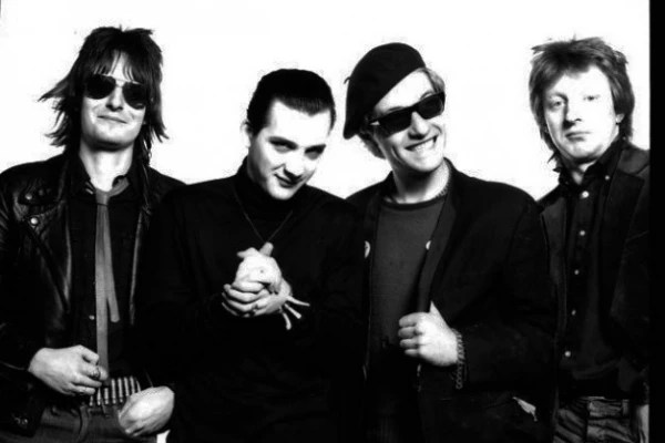 THE DAMNED CELEBRAN 50 AÑOS DE CAOS PUNK CON SHOW HISTÓRICO EN&nbsp;WEMBLEY