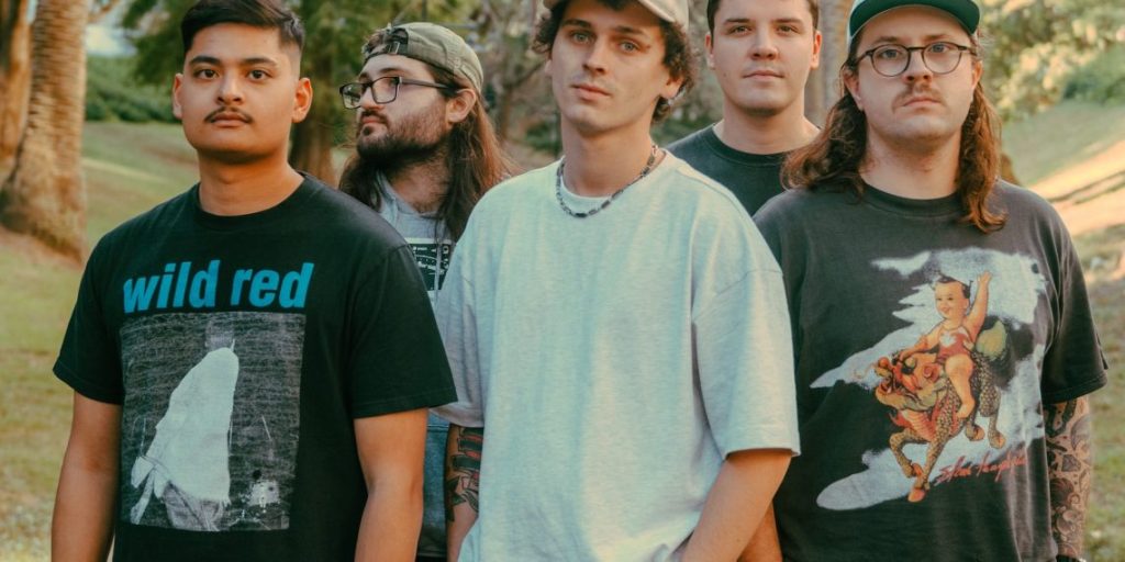 HOT MULLIGAN DESATA EL CAOS EMOCIONAL CON «THE SOUND A BODY MAKES WHEN IT’S&nbsp;STILL»