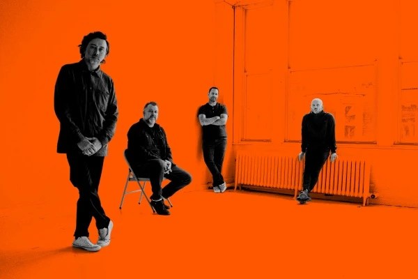 RISE AGAINST DESCLASIFICA SUS ORÍGENES: LANZAN DEMO «TRANSISTOR REVOLT» EN VINILO DE 10&nbsp;PULGADAS