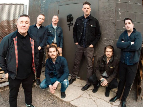 Dropkick Murphys estrenan el video de «Dropped on My Head», tema principal de la serie «The&nbsp;Westies»
