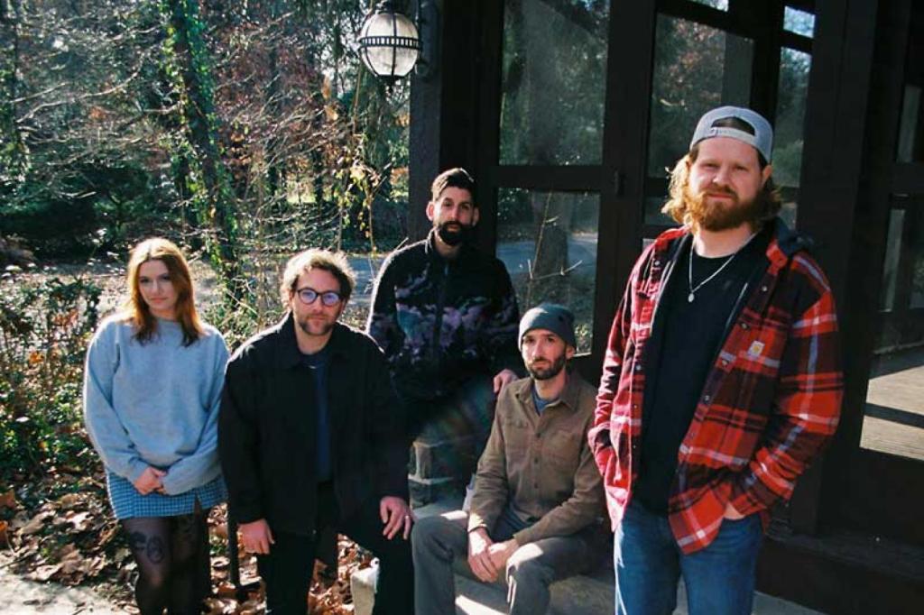 Tigers Jaw adelanta su nuevo álbum ‘Lost on You’ con el evocador single «Primary Colors»