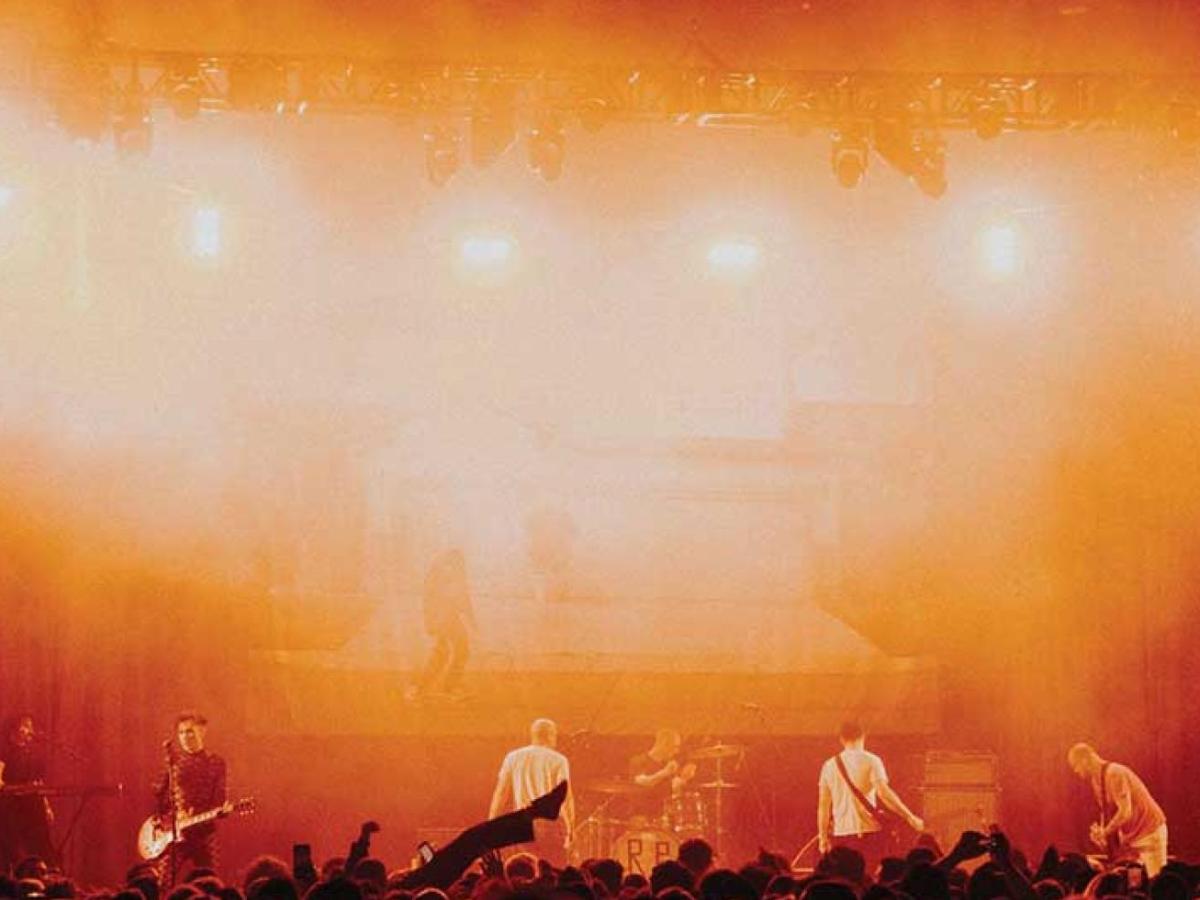 CEREMONY REGRESA CON «OTHER HELLS» Y NOS RECUERDA QUE EL PUNK SIGUE SIENDO UN ACTO&nbsp;POLÍTICO