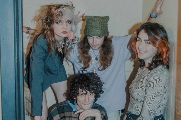 Bugsy estrena el videoclip de «loyal/vengeful», un nuevo tema de indie&nbsp;punk