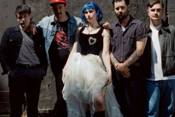 Scowl publica el EP de remixes «Are We All Angels (Remixes)» con colaboraciones de Machine Girl, Sextile y&nbsp;Model/Actriz