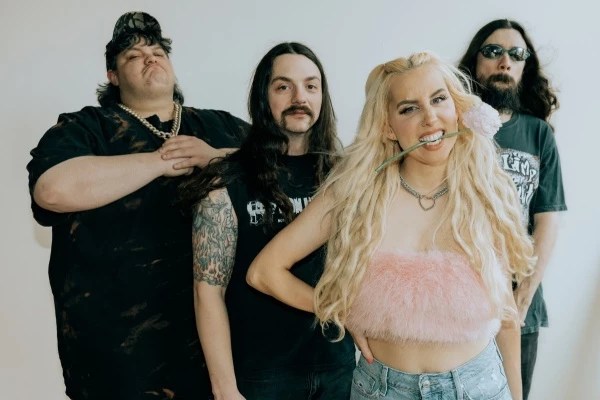 BRAT estrena el sangriento video de «Manslayer (Hell Hath No Fury)» y anuncia nuevo&nbsp;álbum