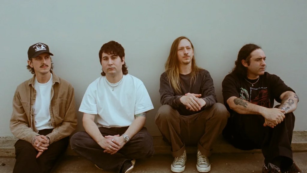 Movements comparte el tema de cierre «Separate», una confesión de abrumamiento antes de su nuevo álbum «Happier&nbsp;Now»