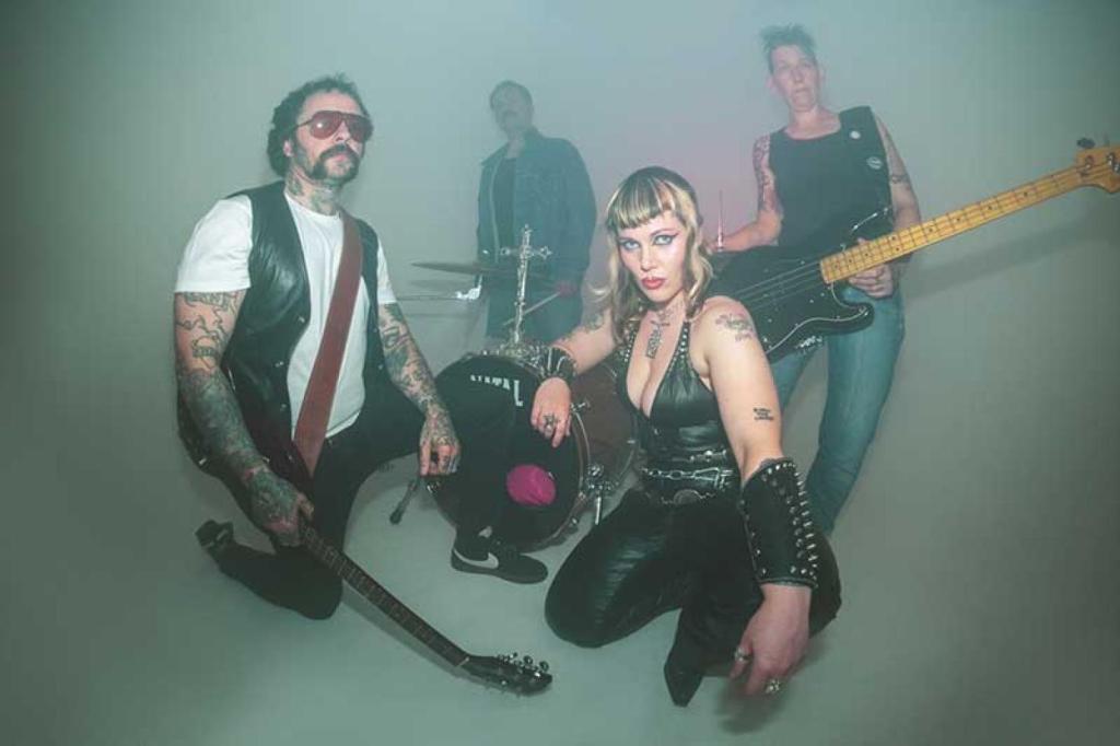 Split Dogs canalizan el peso del abuso en su visceral nuevo sencillo&nbsp;«Suffer»