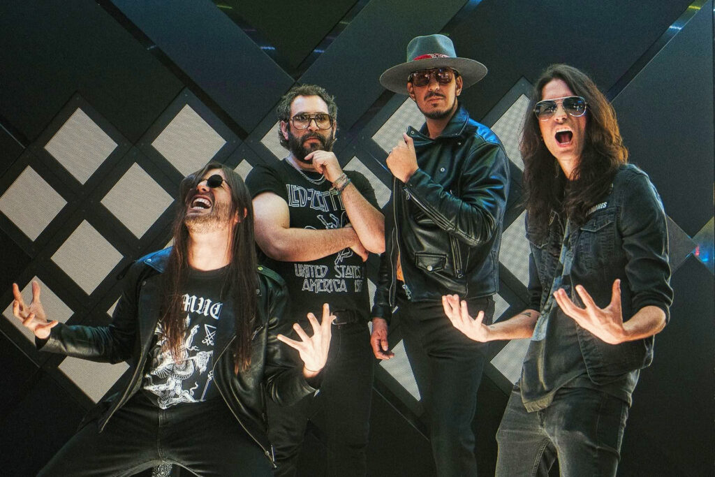 Los Estuches encienden la mecha con «No Te La Acabas», un adelanto crudo y urgente de su próximo EP «Disco Infierno»
